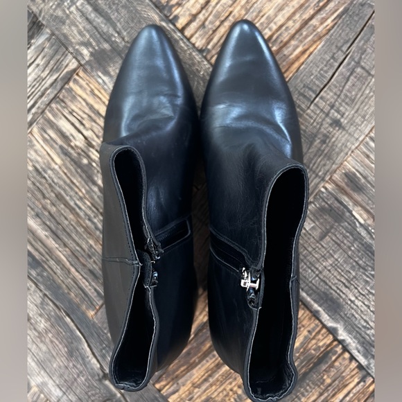 Blondo Tasel Waterproof Bootie - Picture 7 of 11